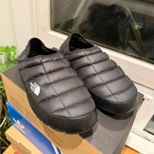 The North Face THERMOBALL™ Traction Mules V — Women’s Size 8 NWT
